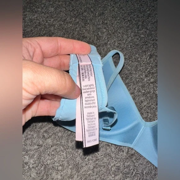 Victoria’s Secret T-Shirt Lightly Lined Wireless Light Blue Bra Size 36C - Picture 9 of 11